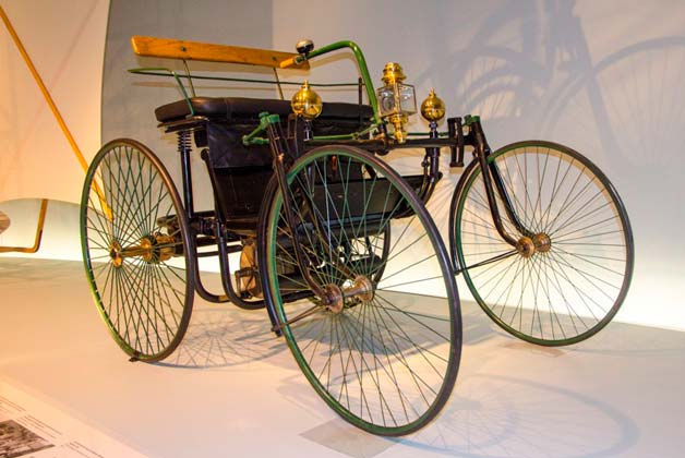 avtomobil-daimler-1895-goda